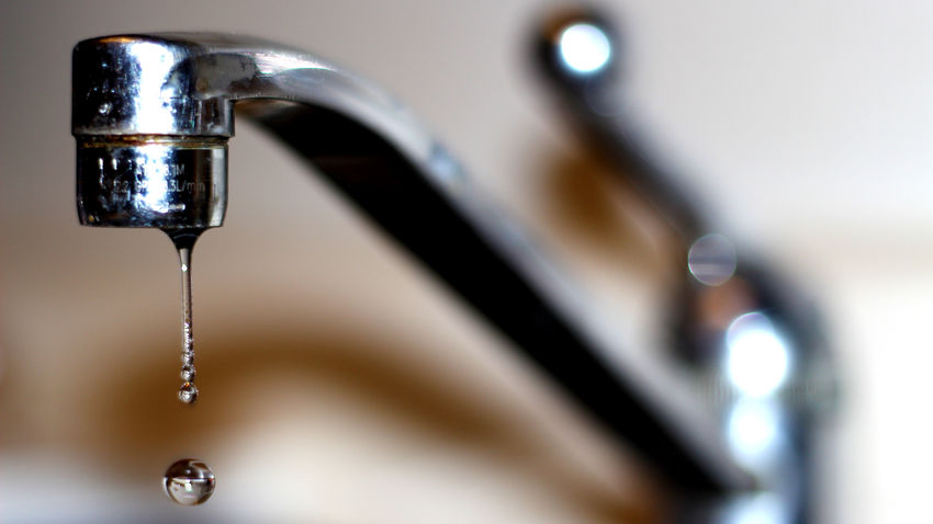 dripping sink faucet